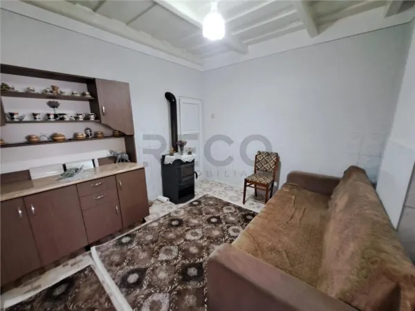 Casă 4 camere Cadea - poza 3