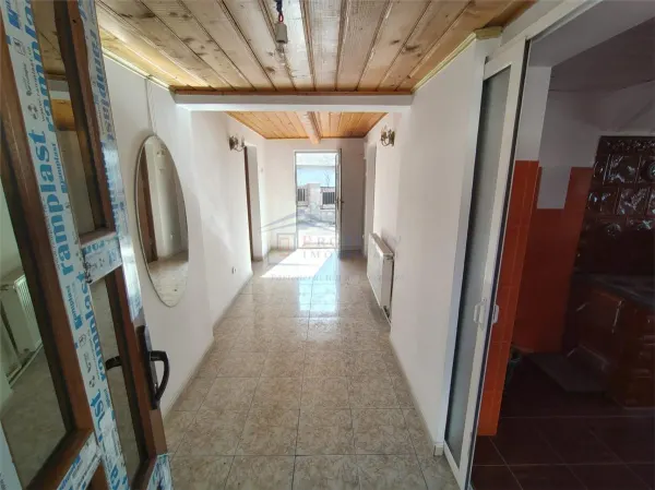 Casă 4 camere Mitocu Dragomirnei - poza 3