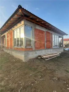Casă 4 camere Paleu - poza 1