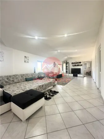 Casă 8 camere Valu lui Traian - poza 2