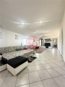 Casă 8 camere Valu lui Traian - poza 2