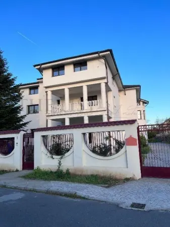 Casă 19 camere Voluntari - poza 1