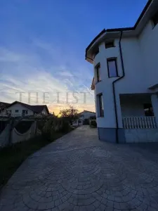 Casă 19 camere Voluntari - poza 4