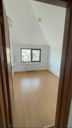 Casă 19 camere Voluntari - poza 9