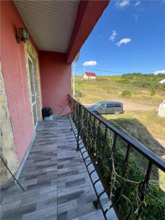 Casă 4 camere Lețcani - poza 8
