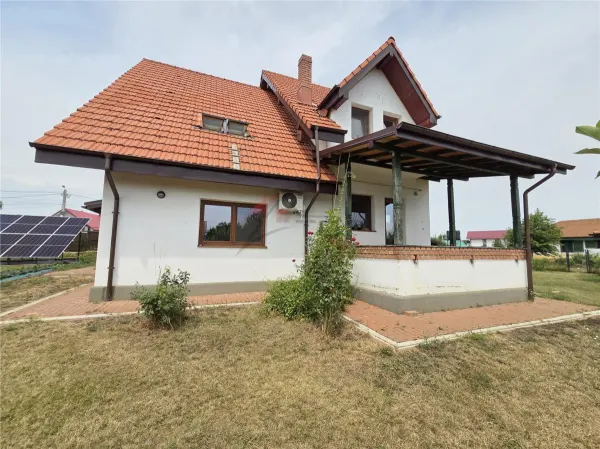 Casă 7 camere Voinești - poza 1
