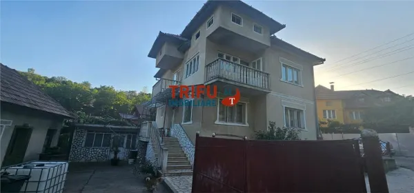 Casă 8 camere Ampoița - poza 1