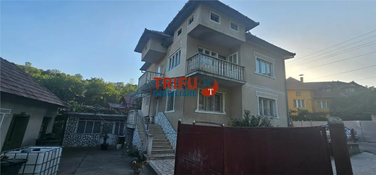 Casă 8 camere Ampoița - poza 1