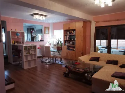 Apartament 4 camere 1 Decembrie - poza 2