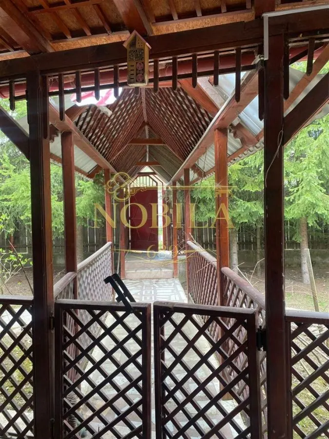 Casă 10 camere Manastirea Casin - poza 1