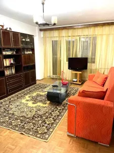 Apartament decomandat, et.4/10 langa Metrou OBOR - Bucuresti