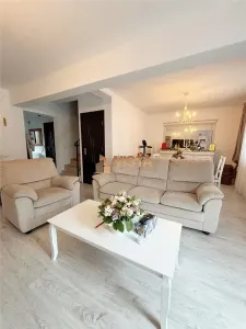 Casă 4 camere Sânpetru - poza 2