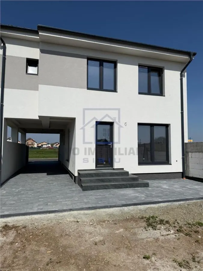 Casă 4 camere Sibiu - poza 1