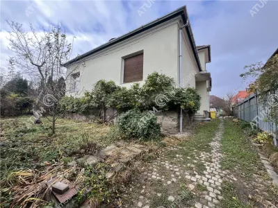 De vanzare casa individuala cu 4 camere pe un singur nivel cu 4 camere si teren 900 mp zona Calea Poplacii Sibiu - Sibiu