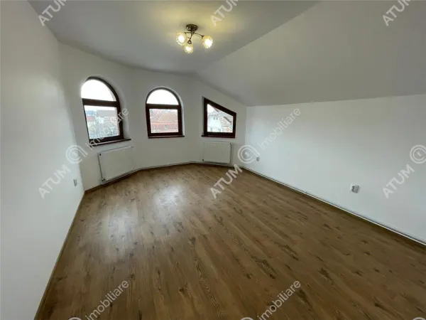 Casă 10 camere Sibiu - poza 1