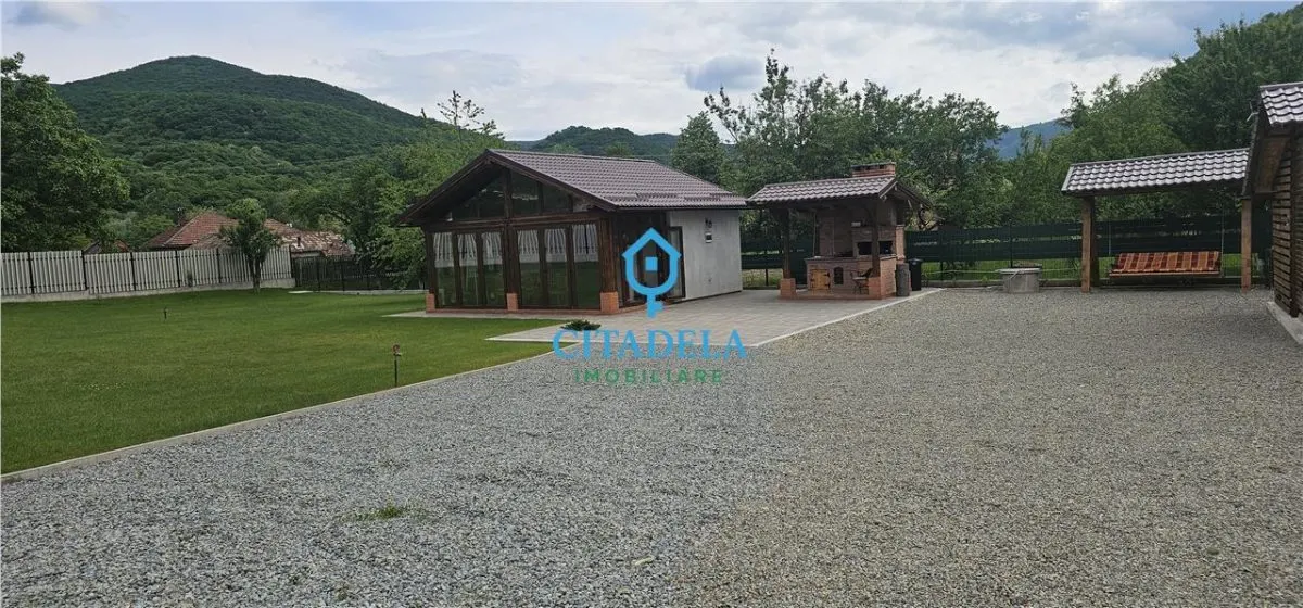 Casă 2 camere Ampoița - poza 1