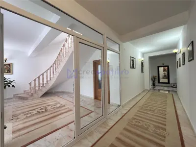 Casă 10 camere Târgu Neamț - poza 16