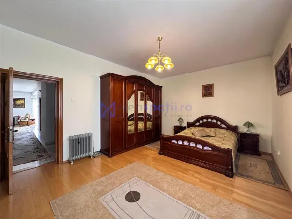 Casă 10 camere Târgu Neamț - poza 19