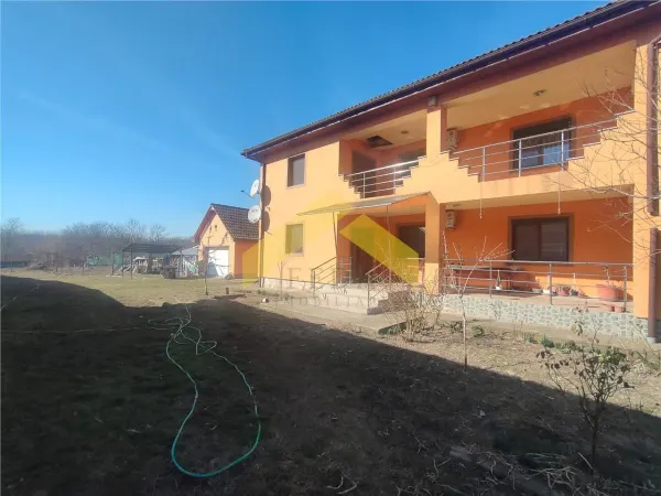 Casă 5 camere Zadareni - poza 1