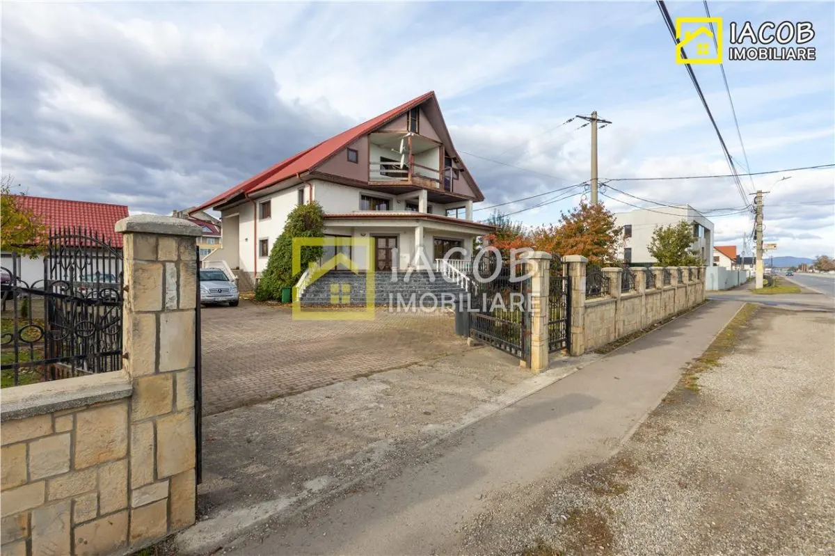 Casă 4 camere Savinesti - poza 1