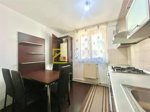 Apartament 3 camere Bacău - poza 4