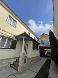Casa de Vanzare in Zona Baritiu, Satu Mare - 4 Dormitoare, Living, 180 mp Utili, Teren 720 mp - 176.000 EUR - Satu Mare