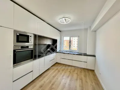Ap. 3 camere, logie 13,4 mp, bloc nou, lift - Sibiu