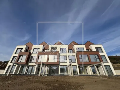 Casa cu 4 camere, 3 bai, teren de 284 mp, 2 locuri de parcare - Sibiu