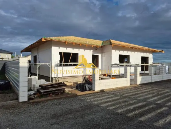 Casă 4 camere Păulești - poza 1