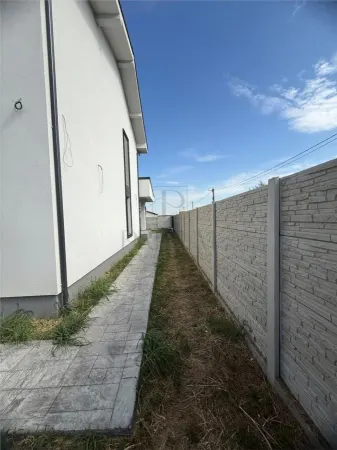 Casă 4 camere Moșnița Veche - poza 3