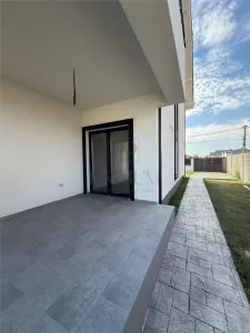 Casă 4 camere Moșnița Veche - poza 4