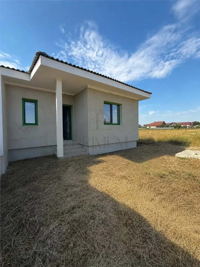 Casă 3 camere Moșnița Veche - poza 1