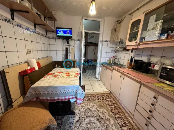 Apartament 3 camere Ploiești - poza 8