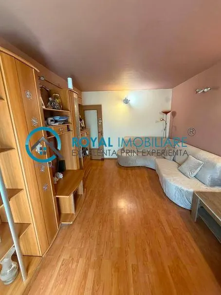 Apartament 3 camere Ploiești - poza 1
