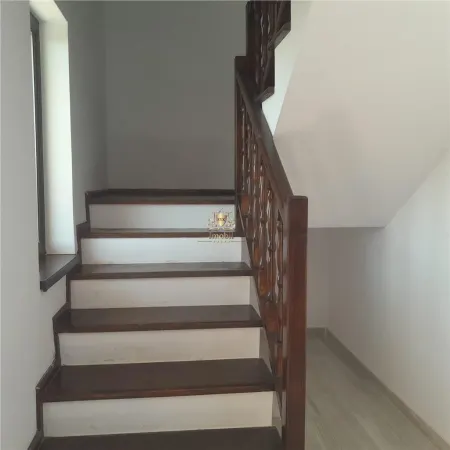 Casă 4 camere Iași - poza 1