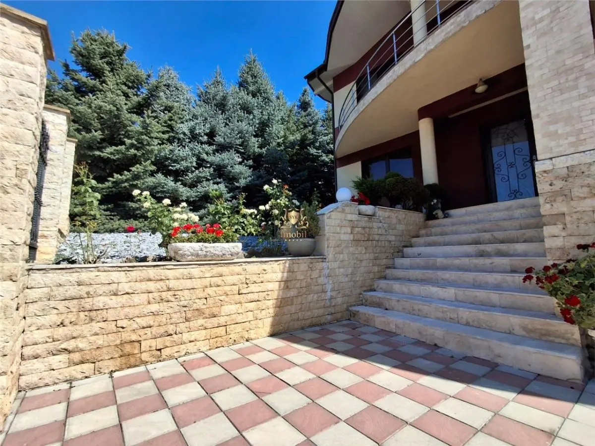 Casă 7 camere Iași - poza 1