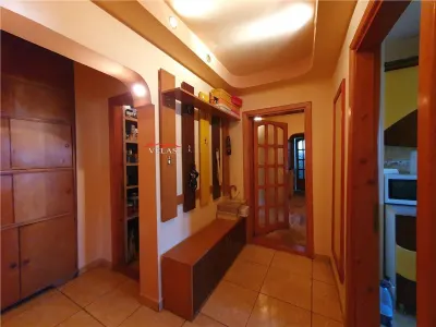Apartament 4 camere Focșani - poza 1