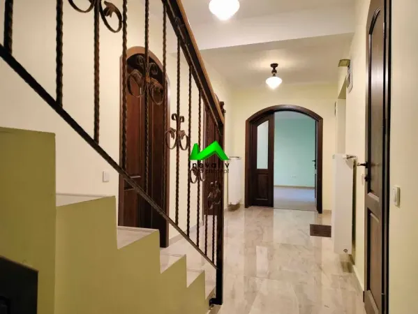Casă 6 camere Sibiu - poza 1