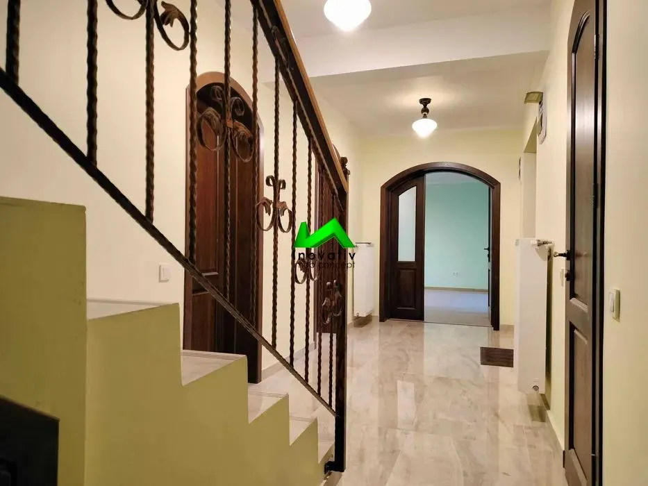 Casă 6 camere Sibiu - poza 1