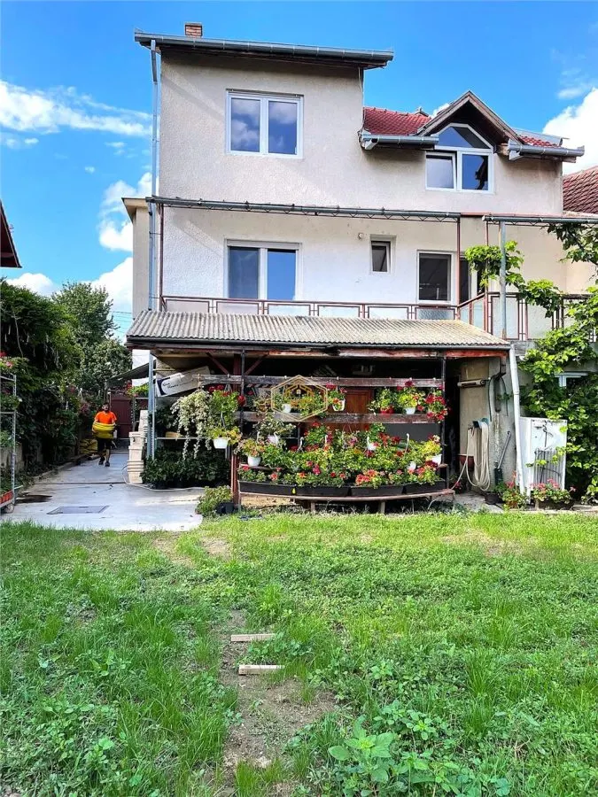 Casă 9 camere Satu Mare - poza 1