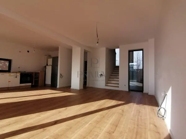 Casă 4 camere Moșnița Nouă - poza 3