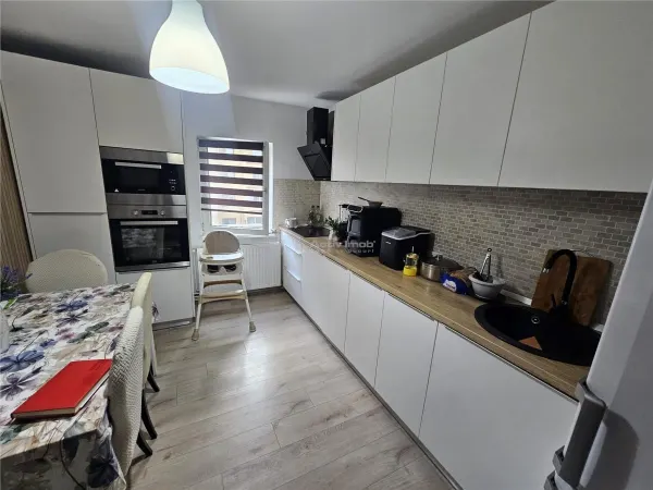 Apartament 3 camere Reșița - poza 18