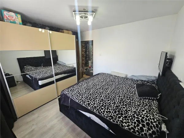 Apartament 3 camere Reșița - poza 3
