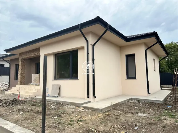 Casă 4 camere Tomești - poza 1