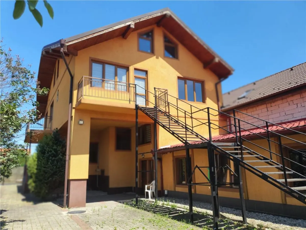 Casă 11 camere Sibiu - poza 1