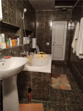 Casă 9 camere Golești - poza 17