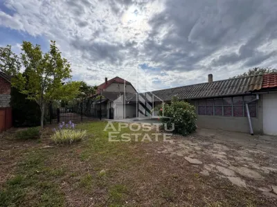 Casă 15 camere Pesac - poza 19