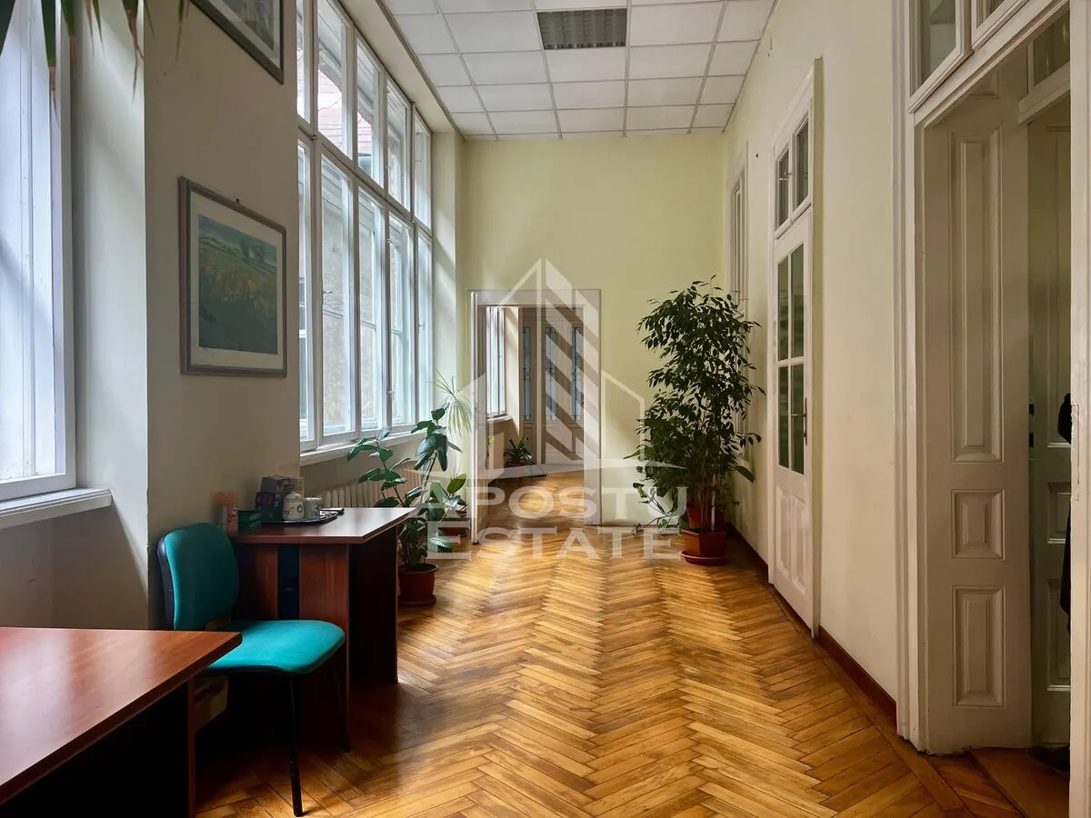 Apartament 5 camere Arad - poza 1