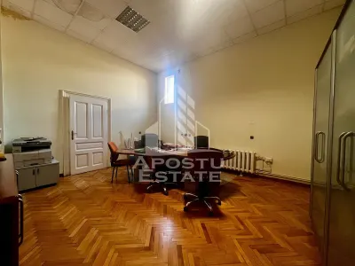Apartament 5 camere Arad - poza 2