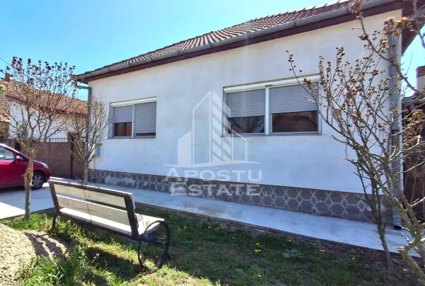 Casă 5 camere Ineu - poza 1